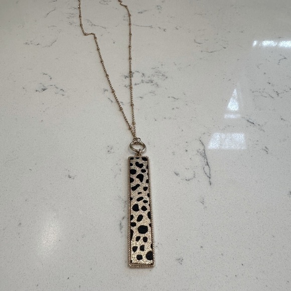 Jewelry - Cheetah Pendant Necklace